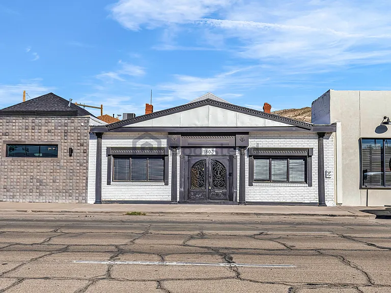 1803 E Yandell Dr — Photo 1