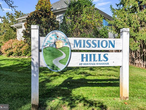 3rd image of 2548 Mission Hills Ct