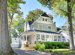 752 Foxdale Ave #1860, Winnetka, IL 60093