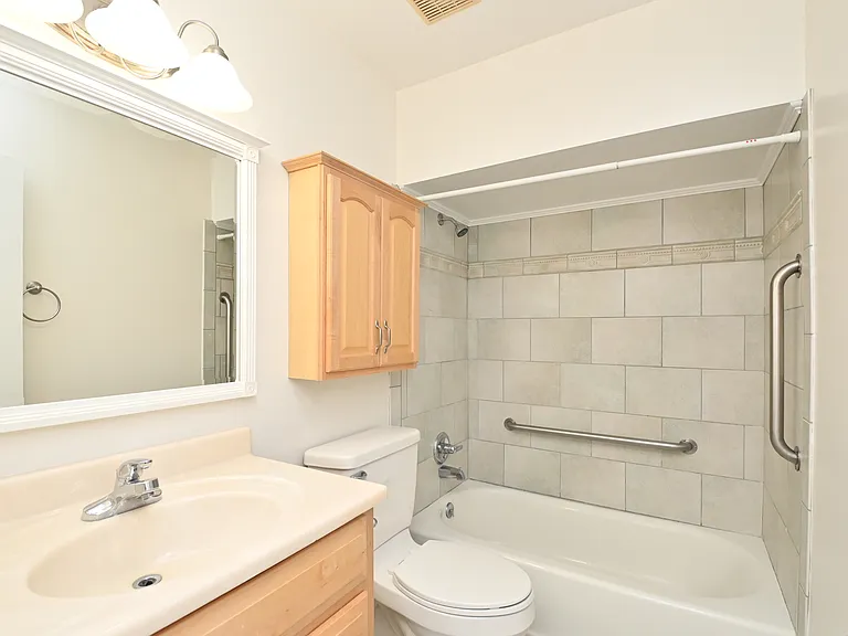 7775 Newington Woods Dr — Photo 31
