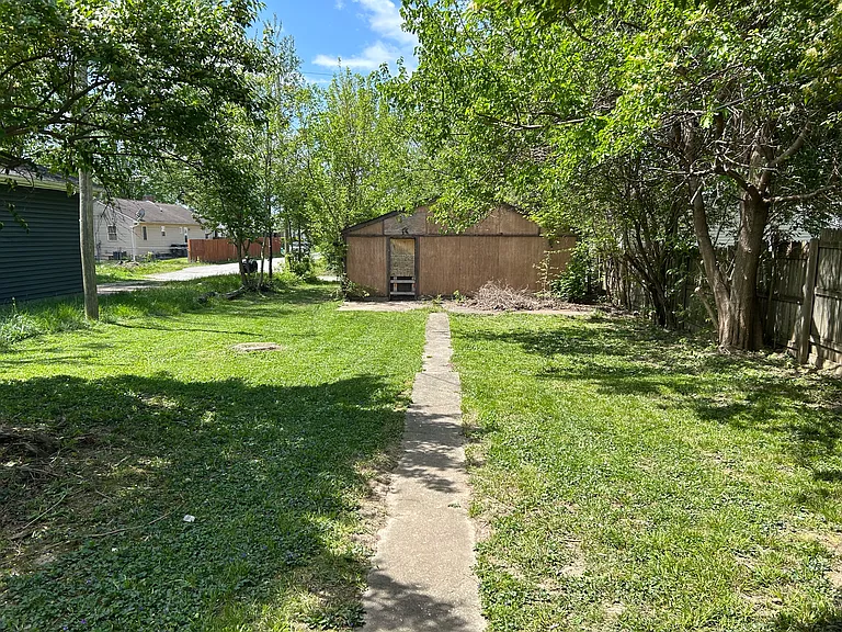 1506 N Grant Ave — Photo 3