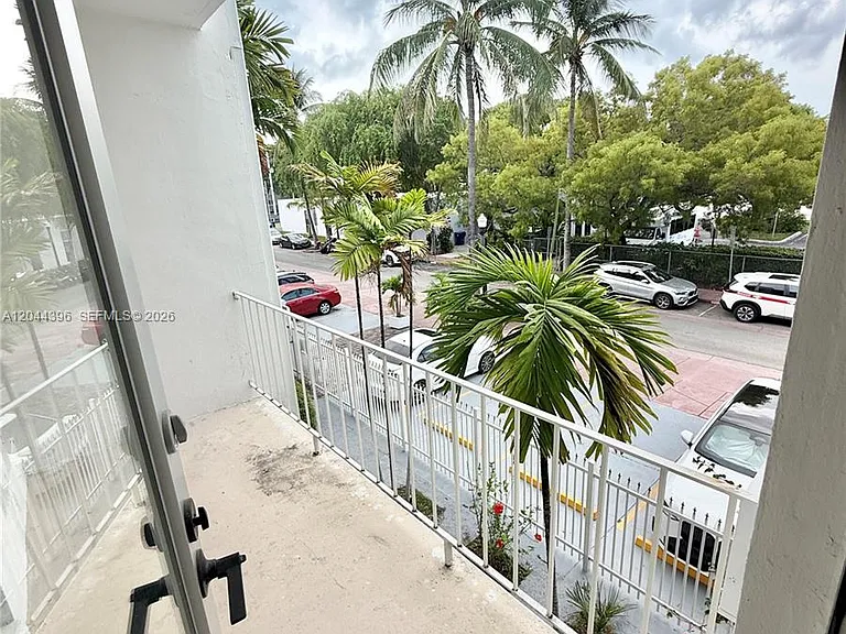 641 Espanola Way #17 — Photo 11