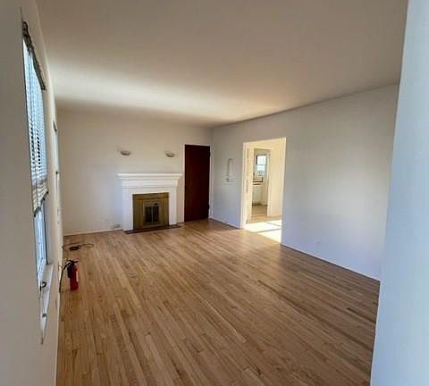 3rd image of 133 Chapala St #135