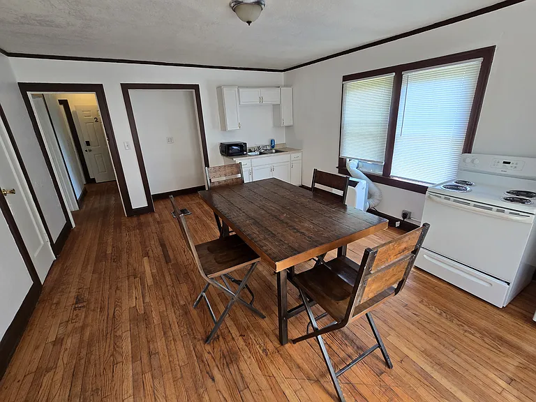 1411 E 75th St #2B — Photo 6