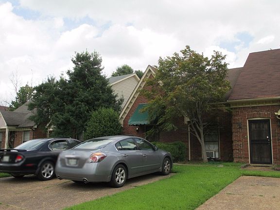2nd image of 2974 Charlestowne Pl