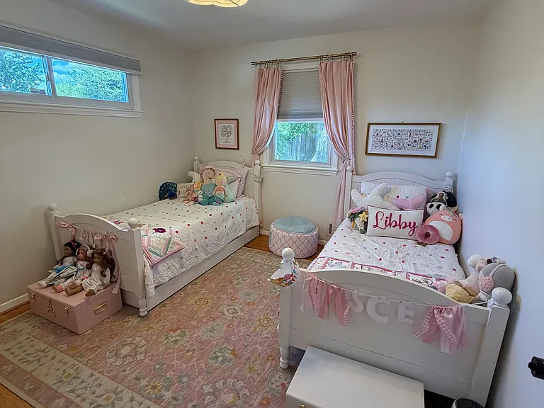 877 Patrick Henry Dr — Photo 7