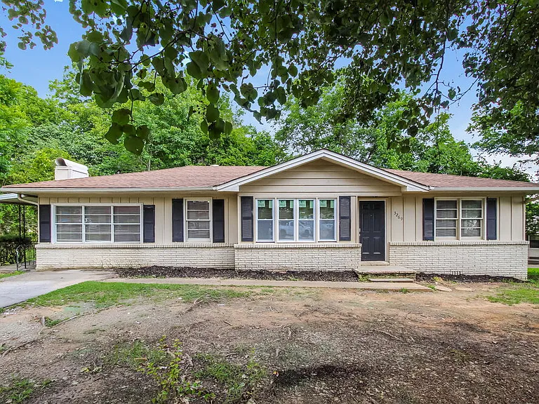 3269 Allison Bonnett Memorial Dr — Photo 1