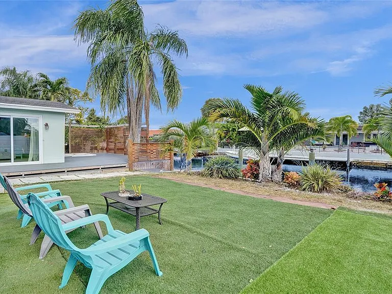 1710 SW 6th Ave — Photo 42