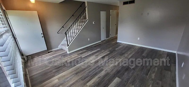 2 bed, 1.5 bath, 1056 sqft, $985 — Photo 2