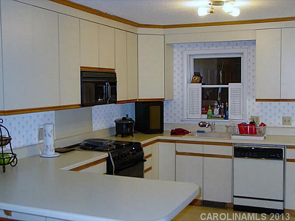 4th image of 1403 Heritage Ct