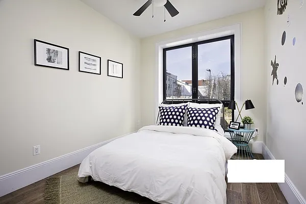 Rented by EXR | media 18