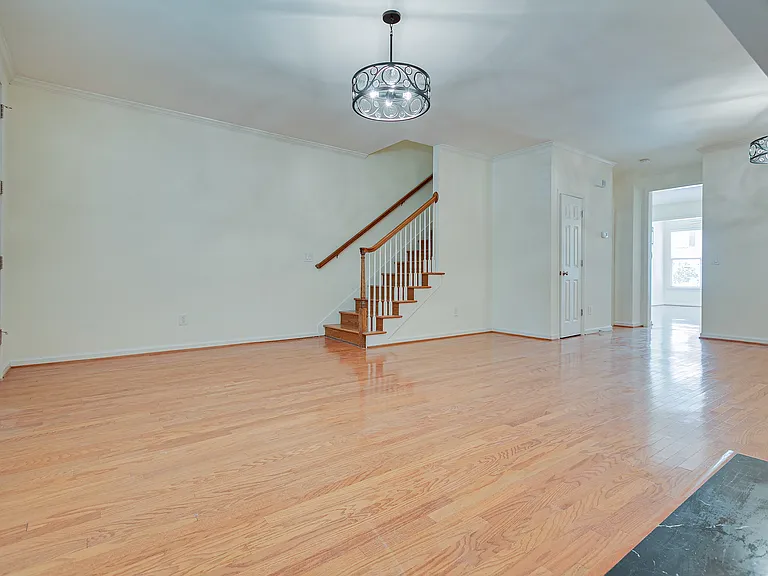 88 Pearl St — Photo 10