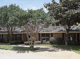 11 Thornhill Rd, Benbrook, TX 76132