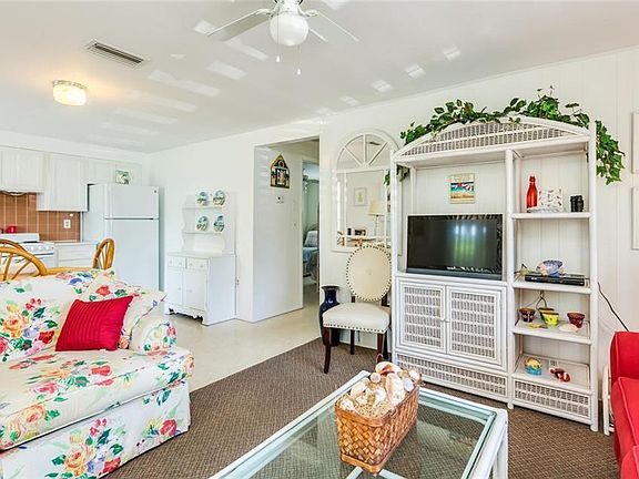 4th image of 1250 Gulf Blvd #C-d