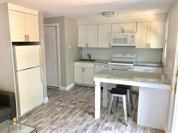 536 Main St APT 12B, Falmouth, MA 02540