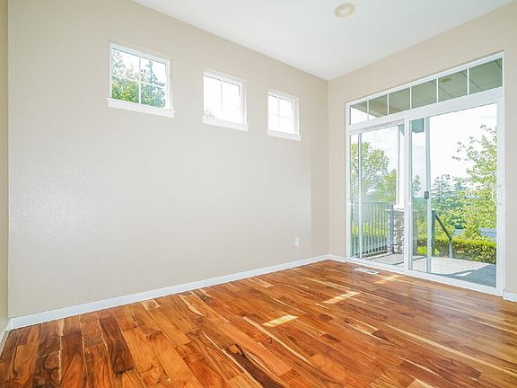 5th image of 1929 16th Ln NE