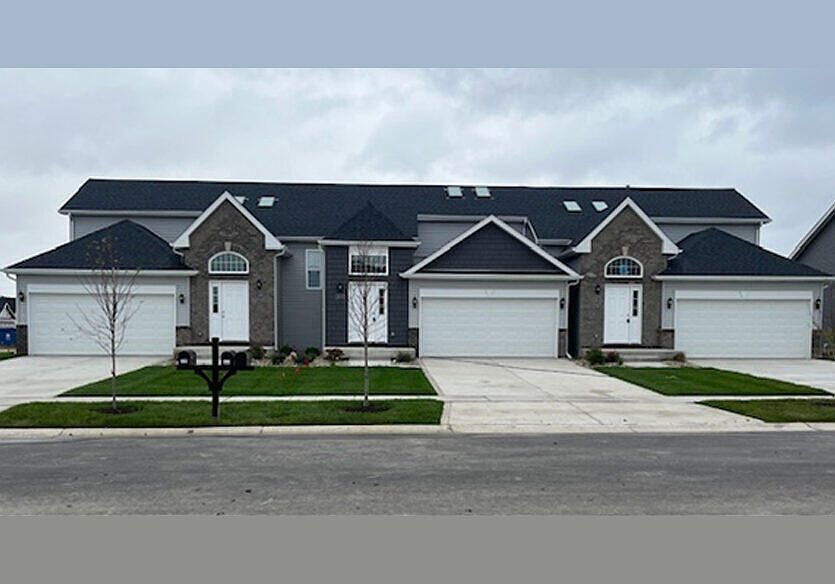 1st image of 3029 W 82nd Pl