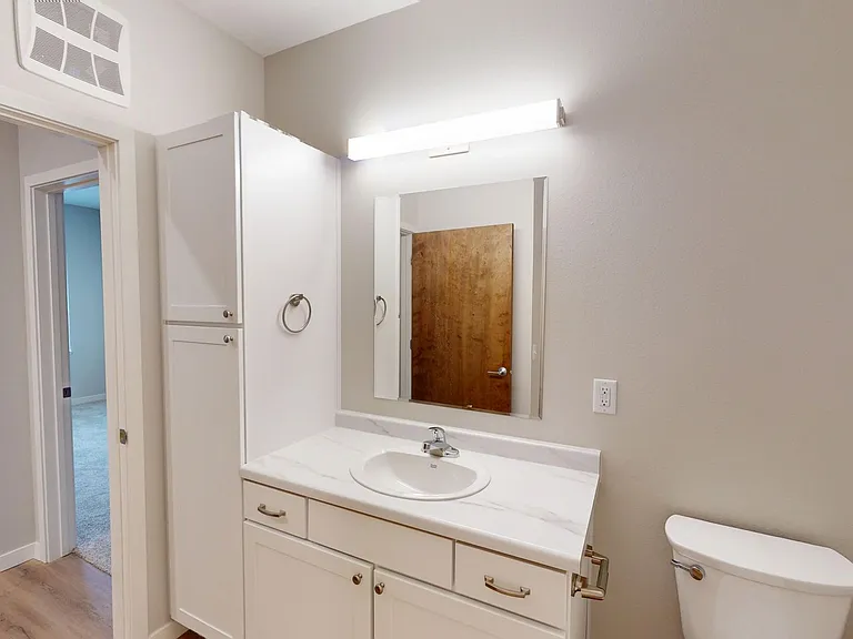 South Pointe Apartments — Photo 44