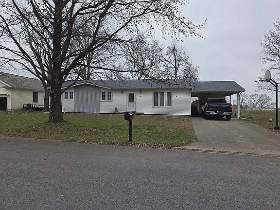 2nd image of 1013 S Locust St