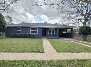 120 Frank Dr, Logansport, LA 71049