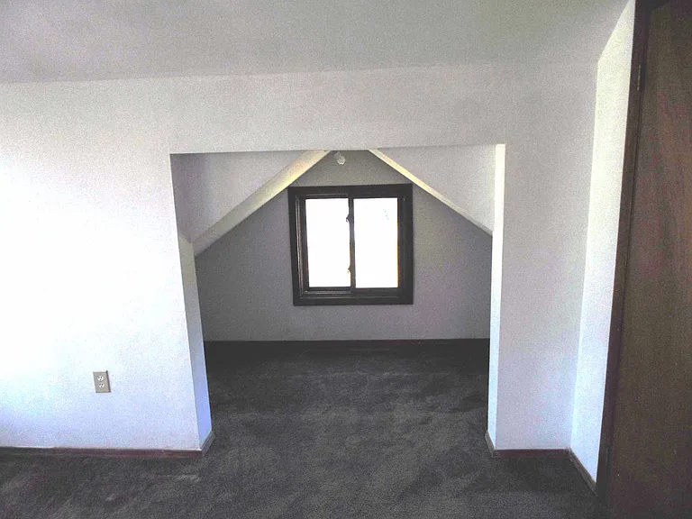 Stony Hollow Dr — Photo 13
