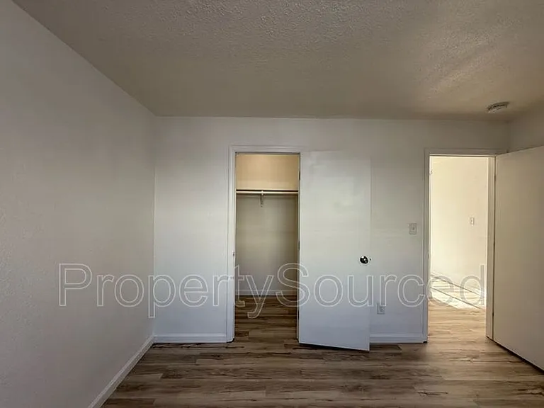 911 H St #1 — Photo 17