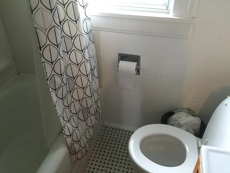 105 Rossiter Rd — Photo 8
