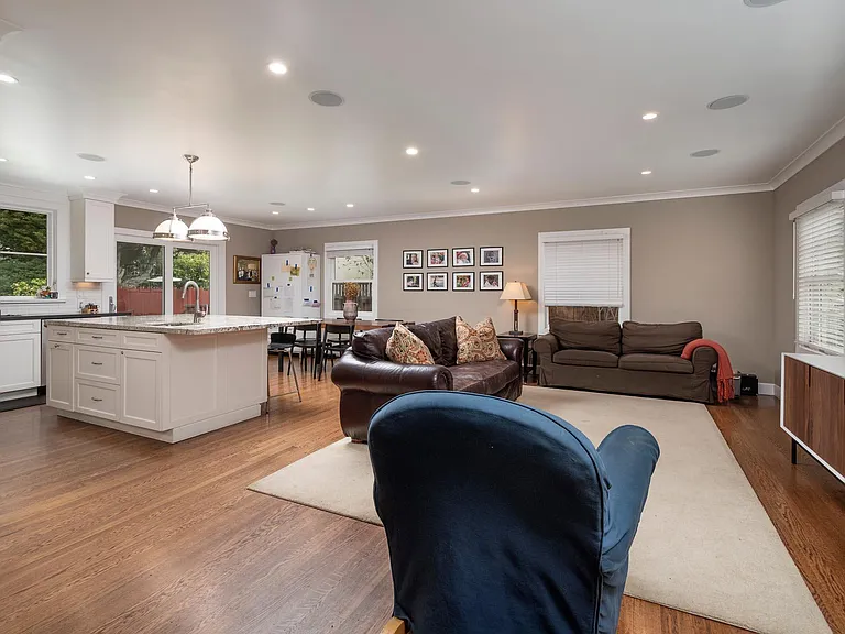 474 Chatham Rd — Photo 5