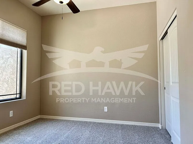 1748 N Makalu Cir — Photo 11