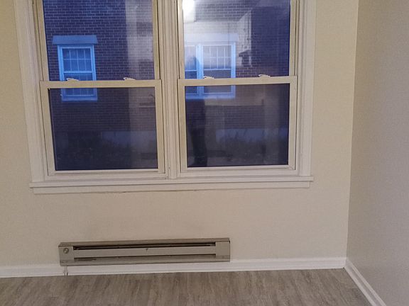 3rd image of 257 Valleyview Dr APT 2