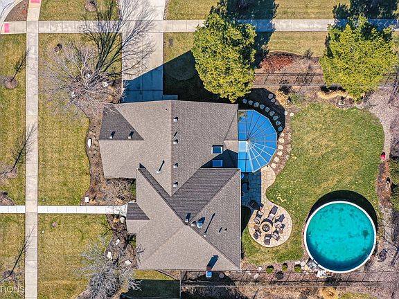 4th image of 18125 Mockingbird Ln