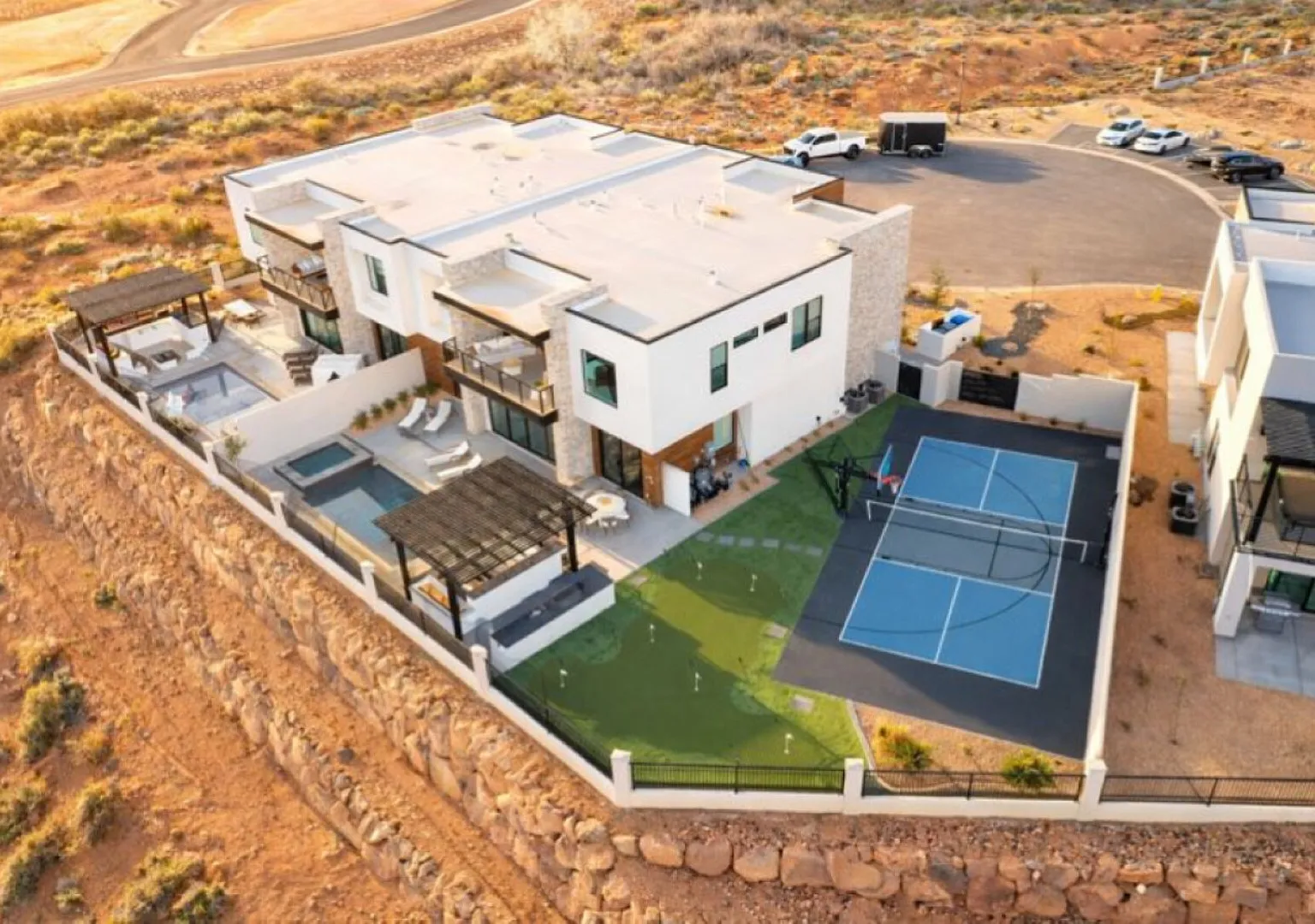 The Golden Isle - Luxury Private Pool & Pickleball — Photo 4