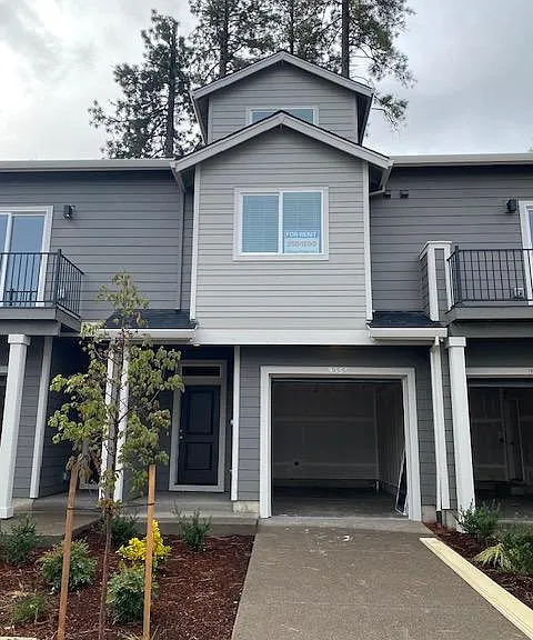 9366 SW Longstaff St — Photo 1