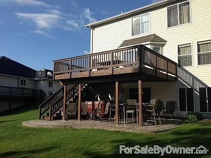 3rd image of 873 Crestmoor Dr