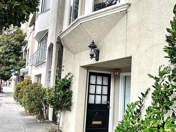 3rd image of 1716 Lombard St