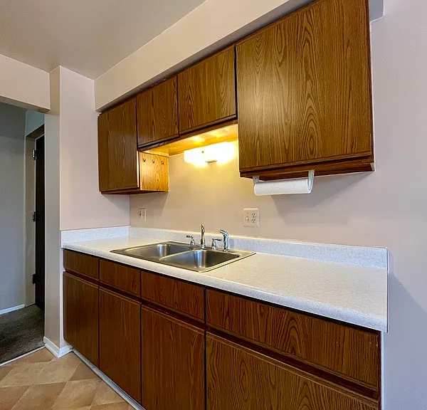 939 James St #12 — Photo 5