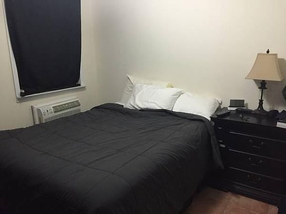 5th image of 2652 29th St #1B
