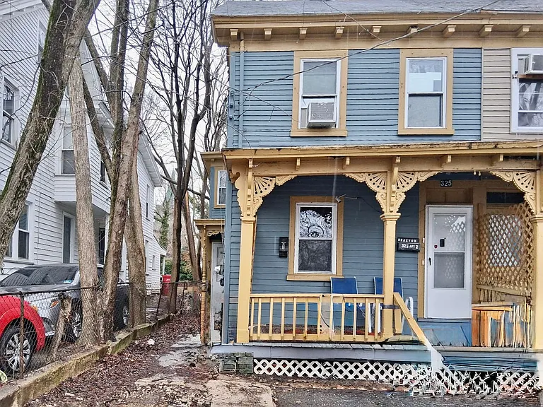 325 N laurel St — Photo 17