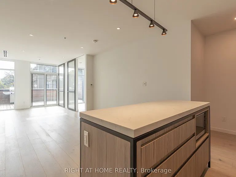 778 Queen St E #206 — Photo 12