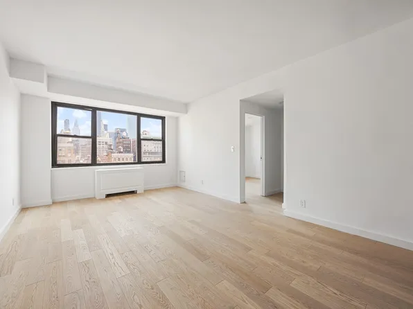 7 East 14th Street image 3 of 9