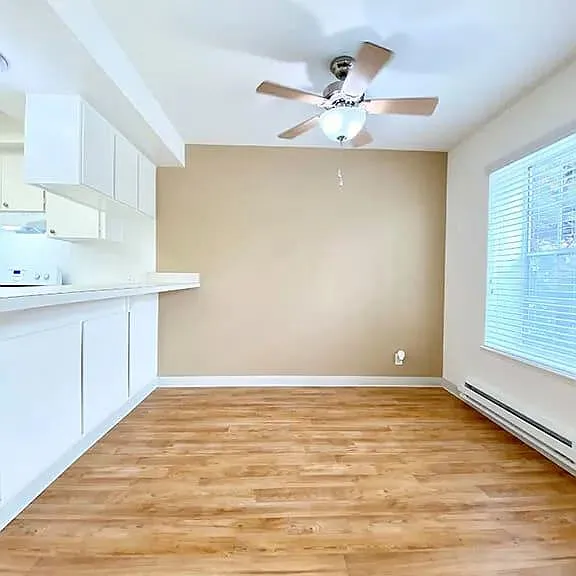 Normandy Park Apartments — Photo 24