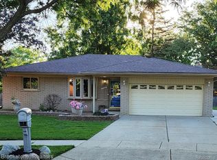 720 Comet Ct, Canton, MI 48188