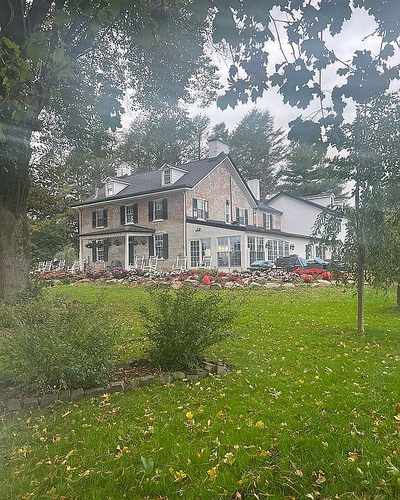 1st image of 96 Violet Dr