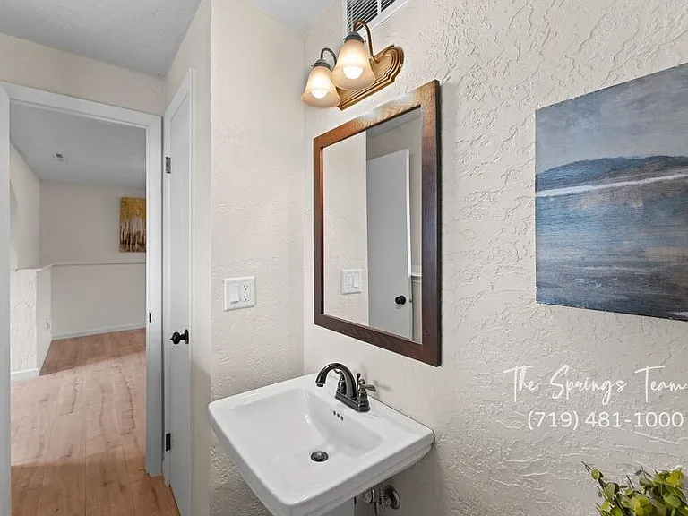 1730 Hathaway Dr — Photo 24