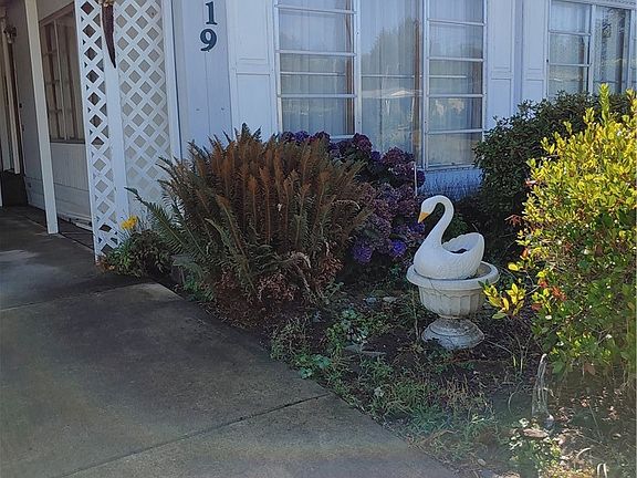 3rd image of 1419 Alonda Ln NE