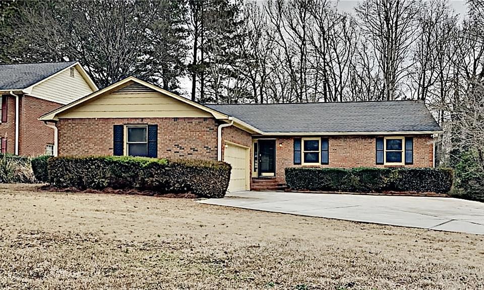 1st image of 440 Clubland Cir SE