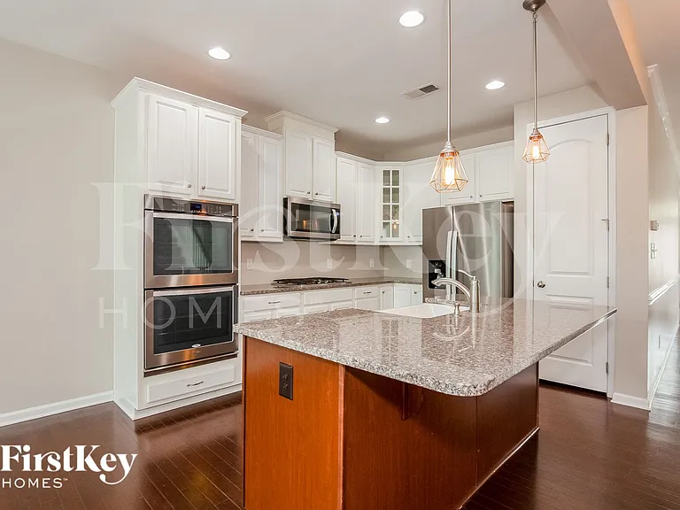 3174 Helmsley Ct — Photo 5