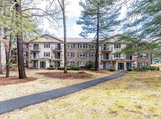 5 Autumn Leaf Dr APT 10, Nashua, NH 03060