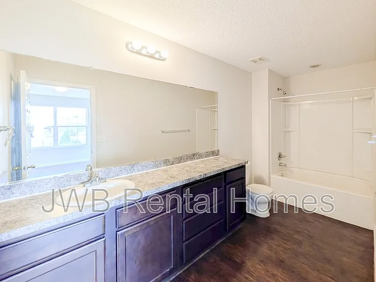 4646 Lenox Ave — Photo 7