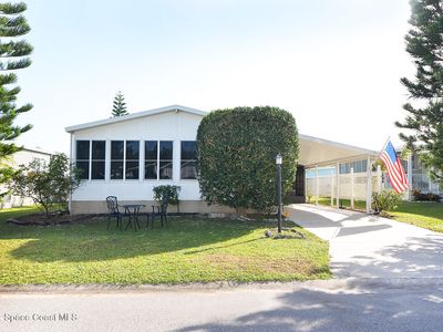 327 Kiwi Dr, Barefoot Bay, FL, 32976